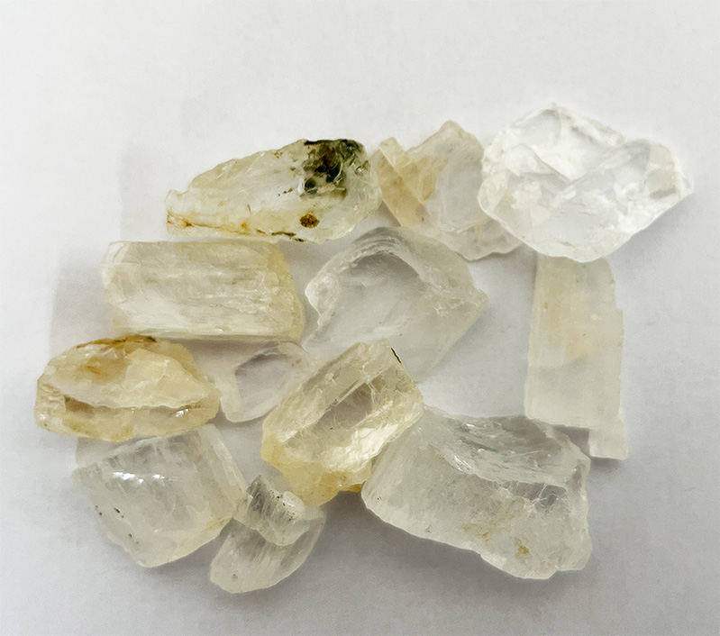 Petalite,white rough 50g