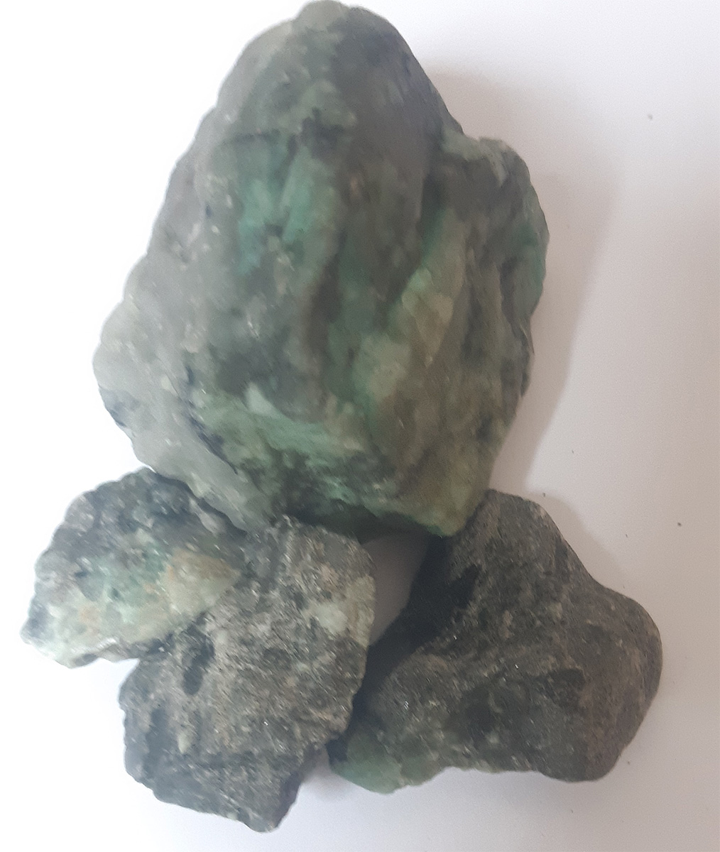 Emerald, rough 300g bag