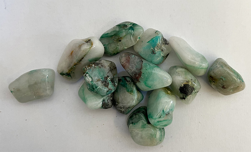 Dioptase in Quartz, 100g. Bag