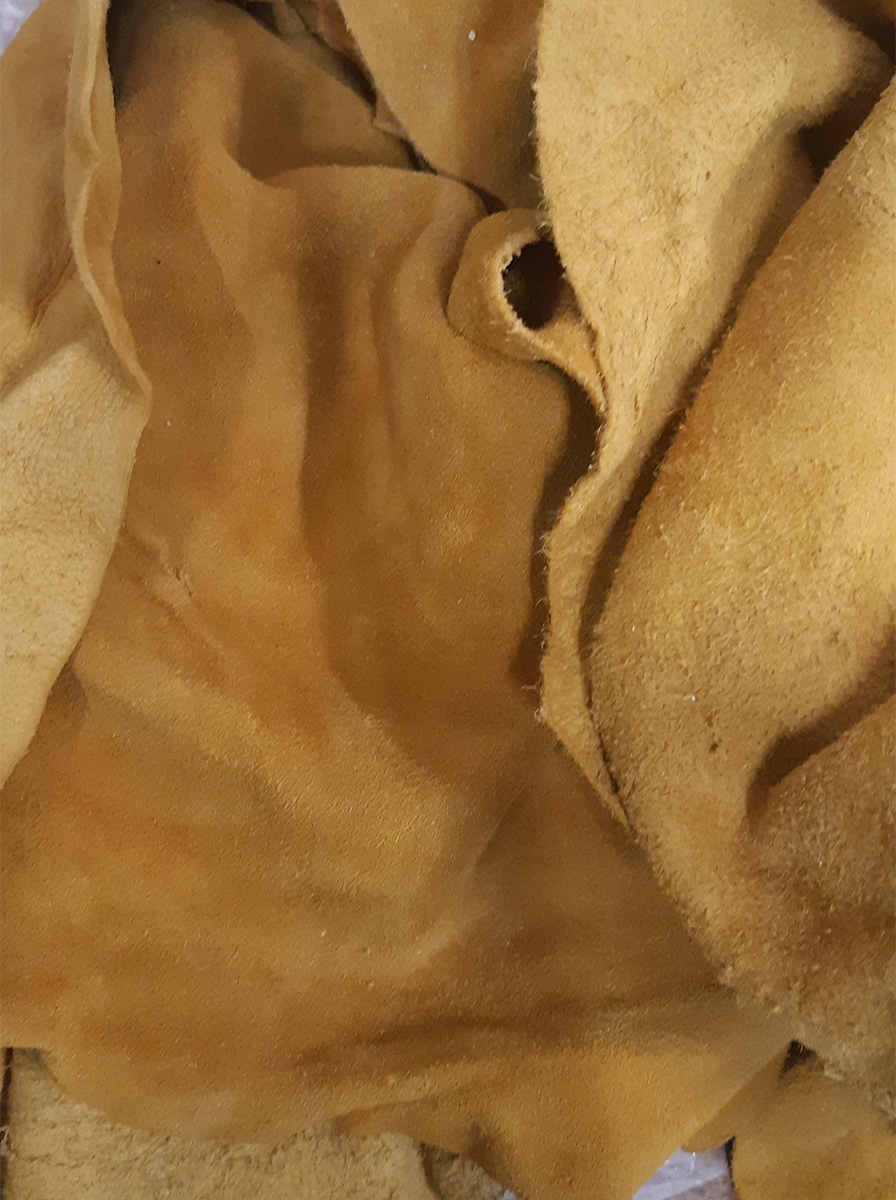 Deer skin splits, small pieces gold, by the pound 453g.
