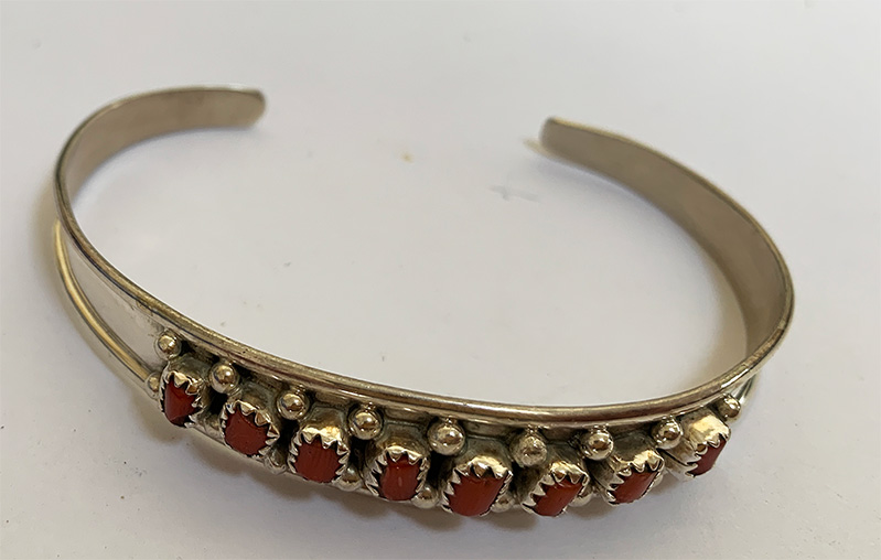 Coral bangle